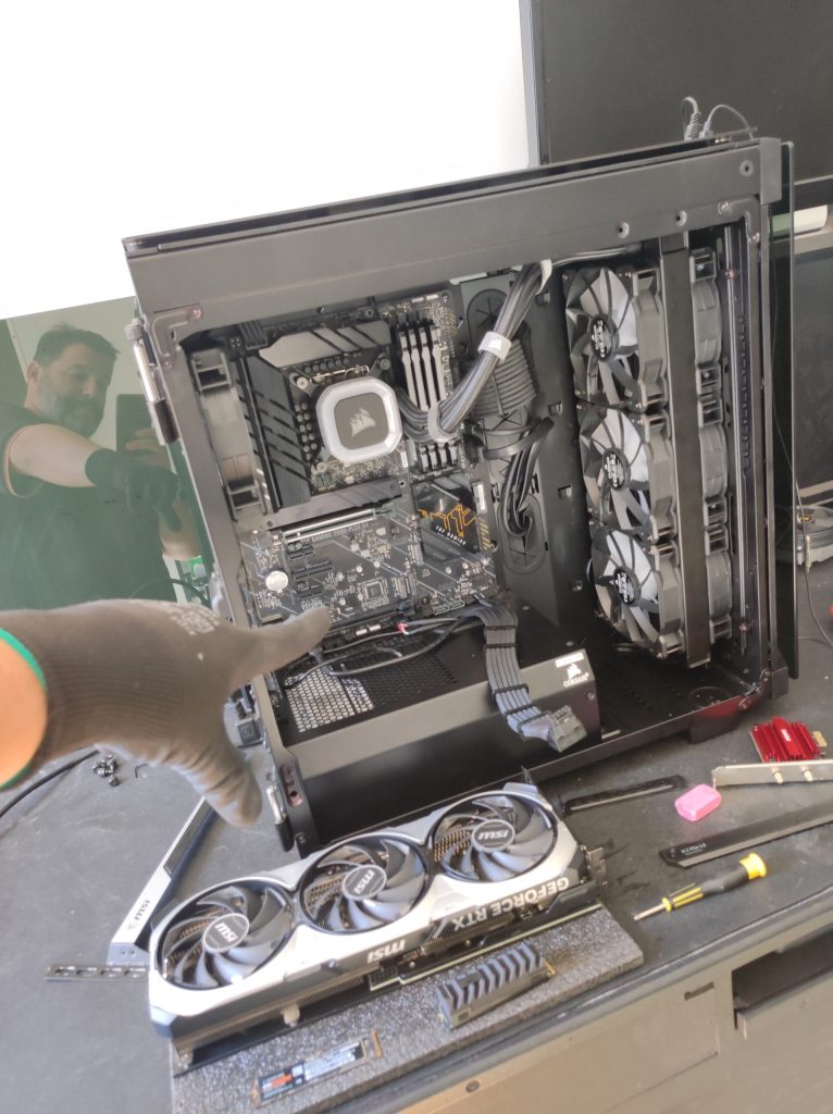 Manutencao interna em equipamento eletronico